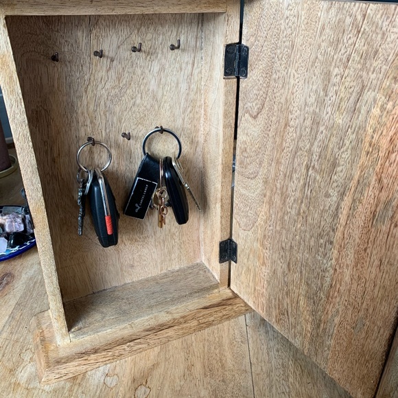 Key holder/Hanger- Wall Decor - Rustic - Picture 3 of 4